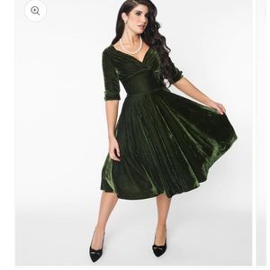 Unique vintage forest green velvet dress